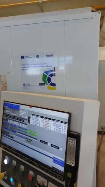 Centru de prelucrare în 7 axe cu 2 mese de lucru independente și încărcător automat Paolino Bacci Artist Jet