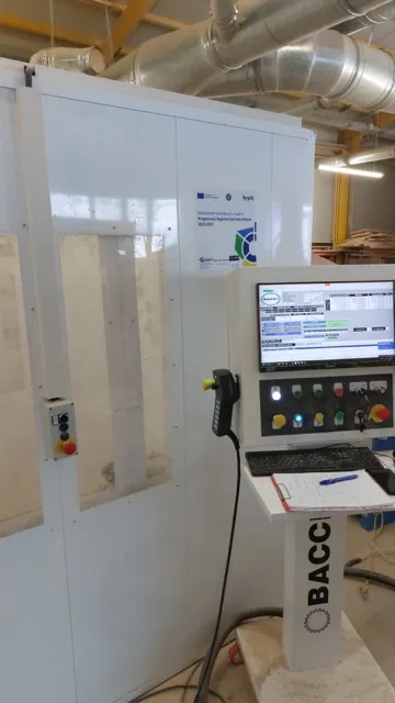 Centru de prelucrare în 7 axe cu 2 mese de lucru independente și încărcător automat Paolino Bacci Artist Jet