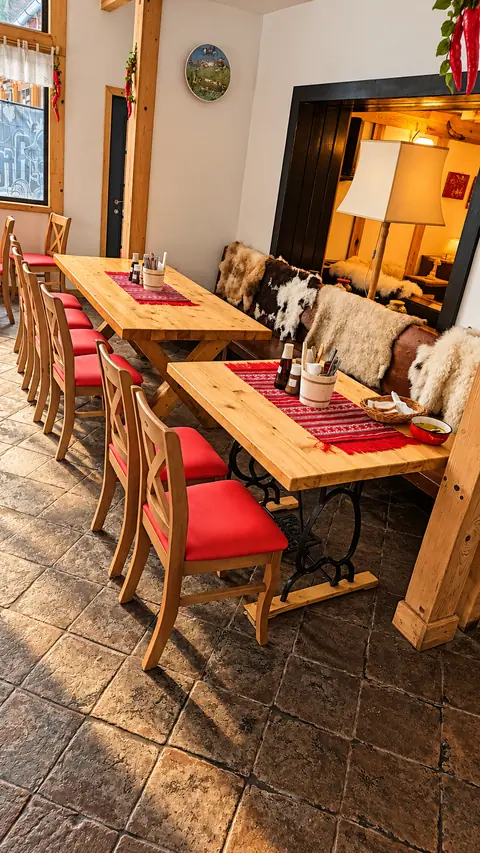 Hanu Paprika - mobilier CEGIM, fotografia 4